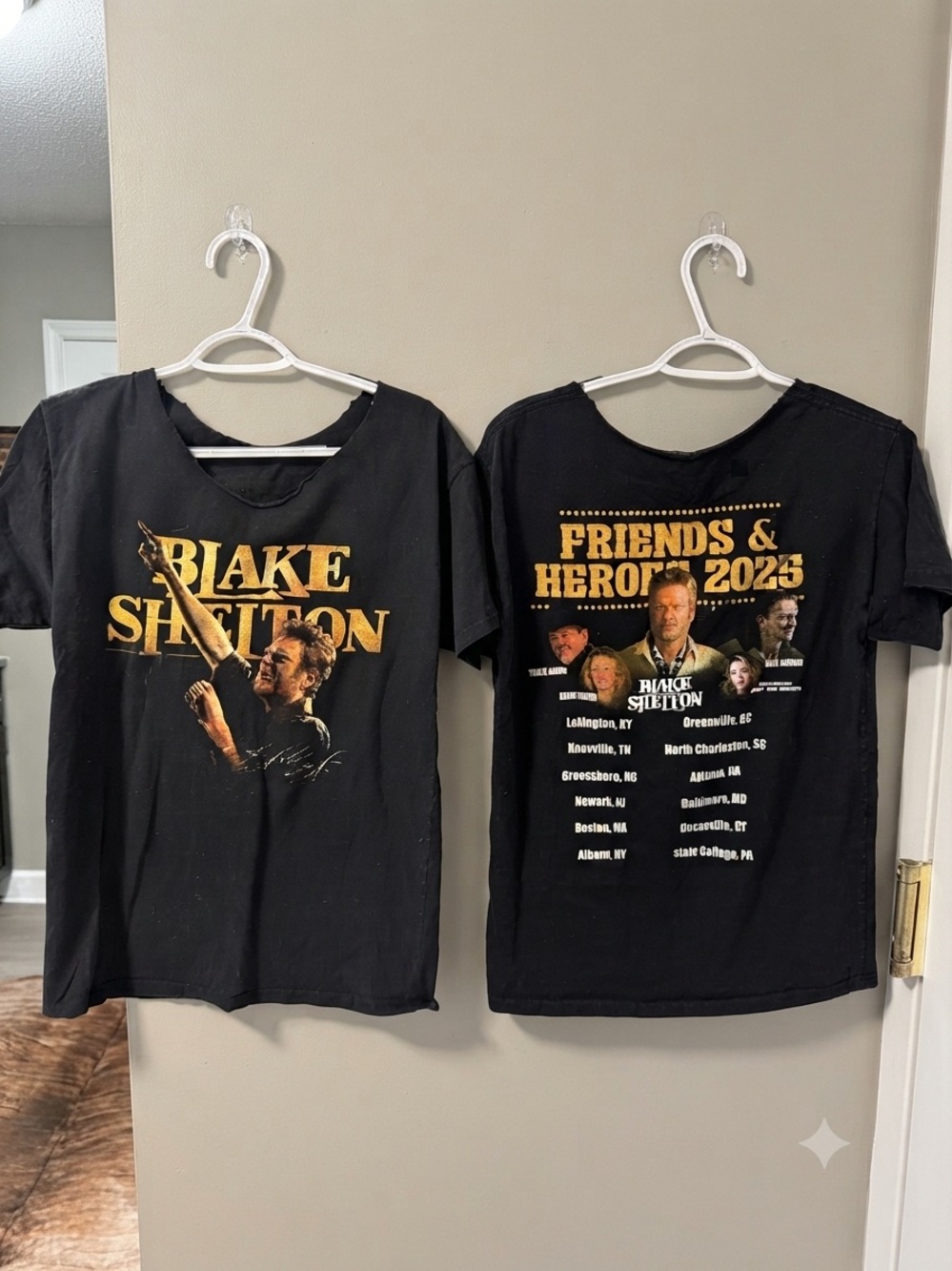 Vintage Style Blake Shelton Friends & Heroes Tour Graphic Tee Black Size Medium